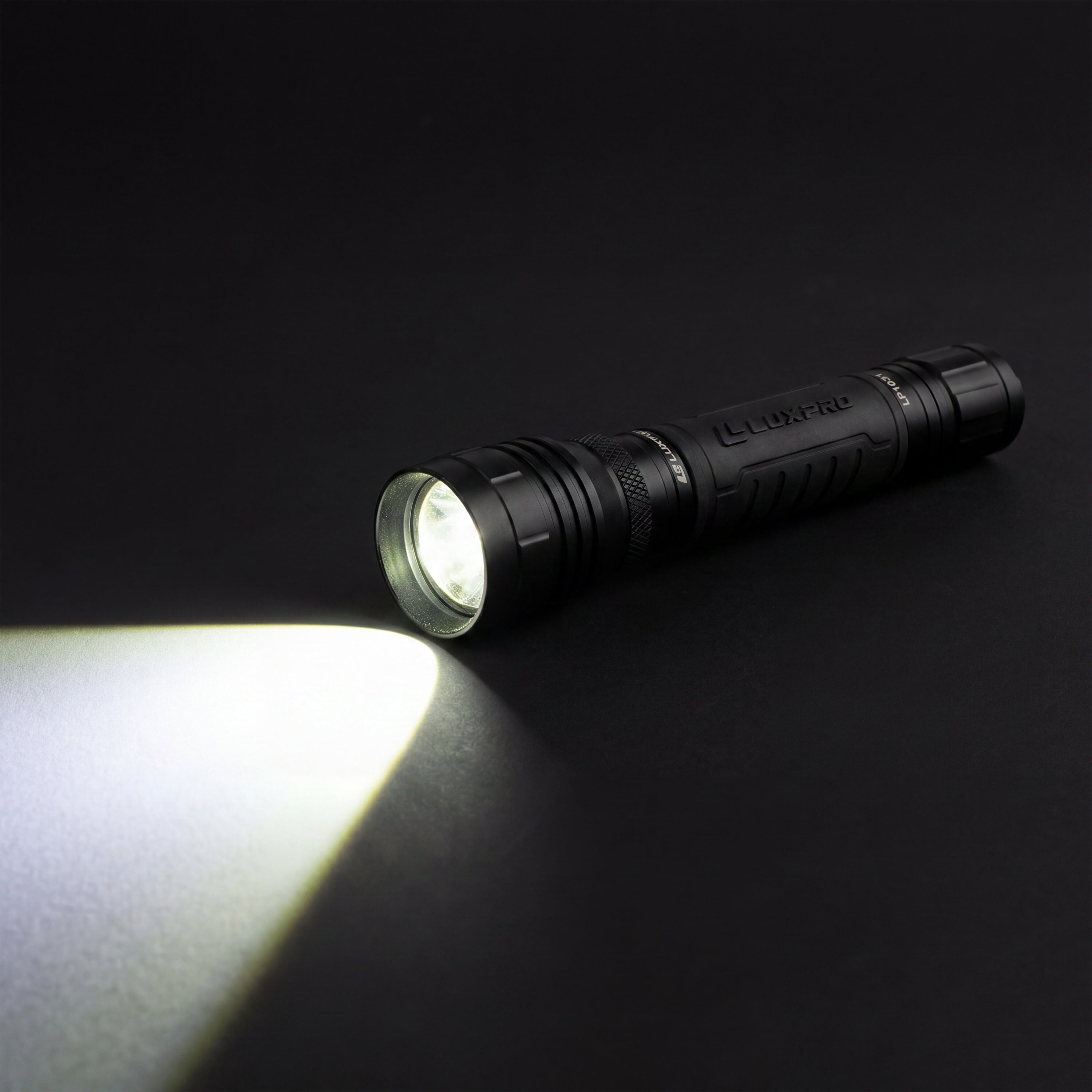 Focusing LED Flashlight - 1215 Lumens - LP1037 | LUXPRO