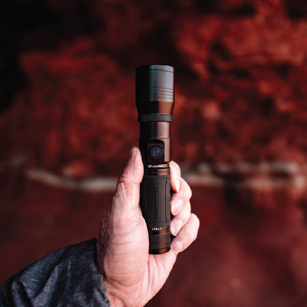 Dual-Power Focusing LED Flashlight - 1250 Lumens | LP847