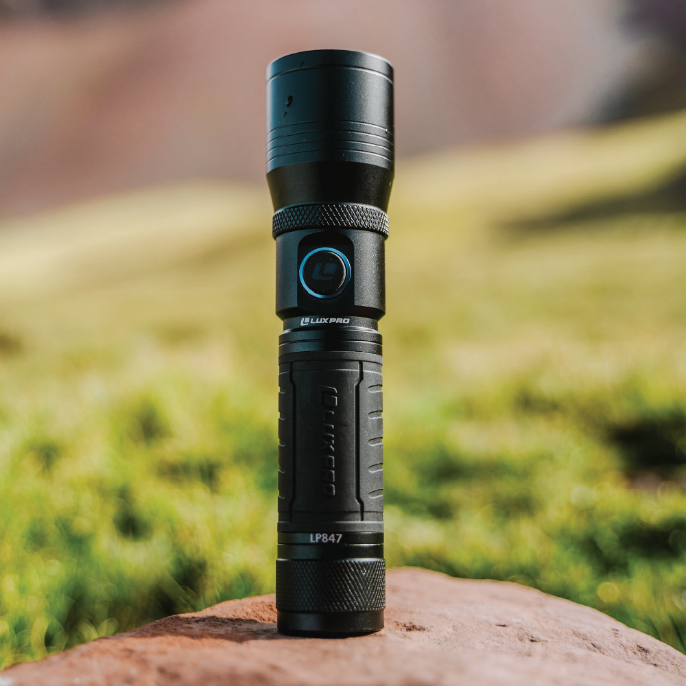 Dual-Power Focusing LED Flashlight - 1250 Lumens | LP847