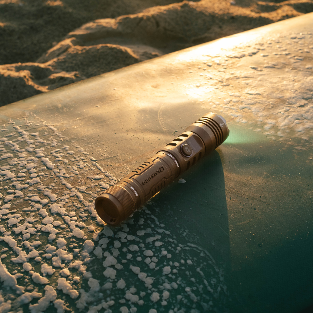 Pro Series DS - High performance LED Flashlight - 2300 Lumen | XP709