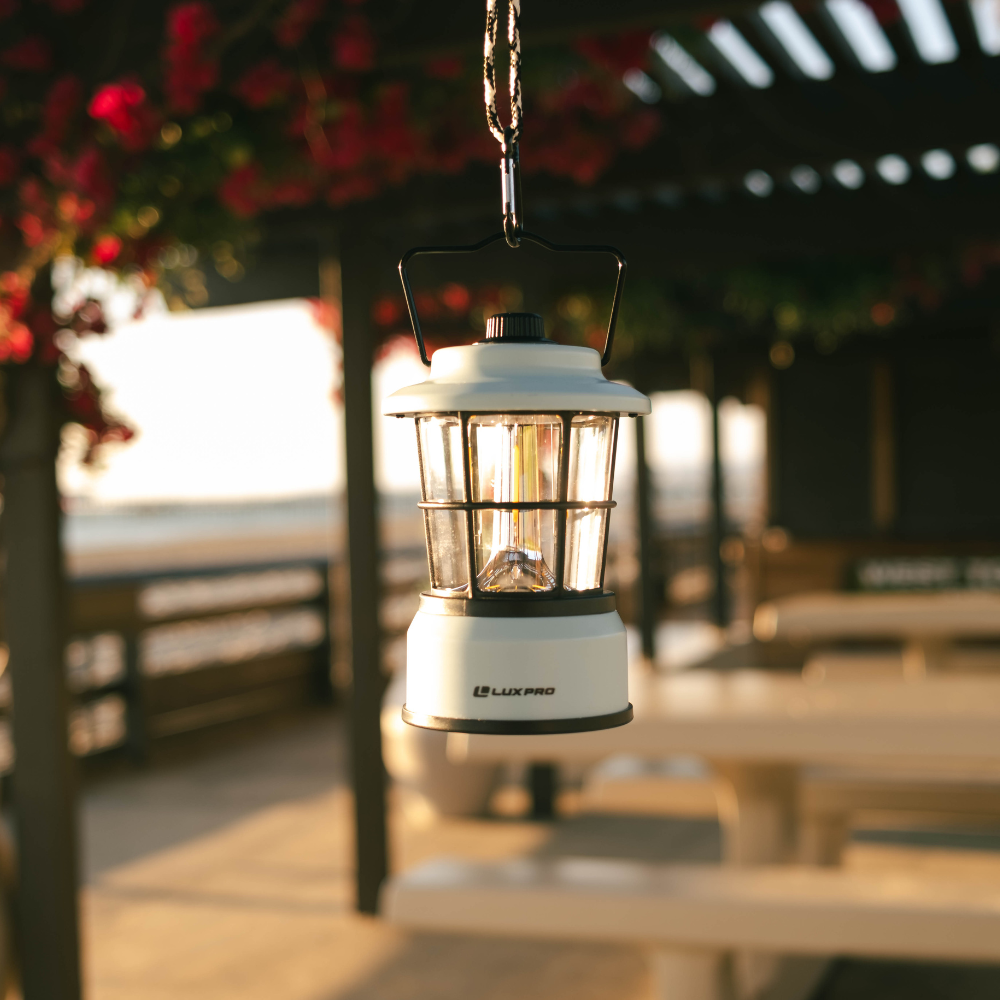 ライト・ランタン pon LP1535 | 265 Lumen Retro LED Lantern – LUXPRO