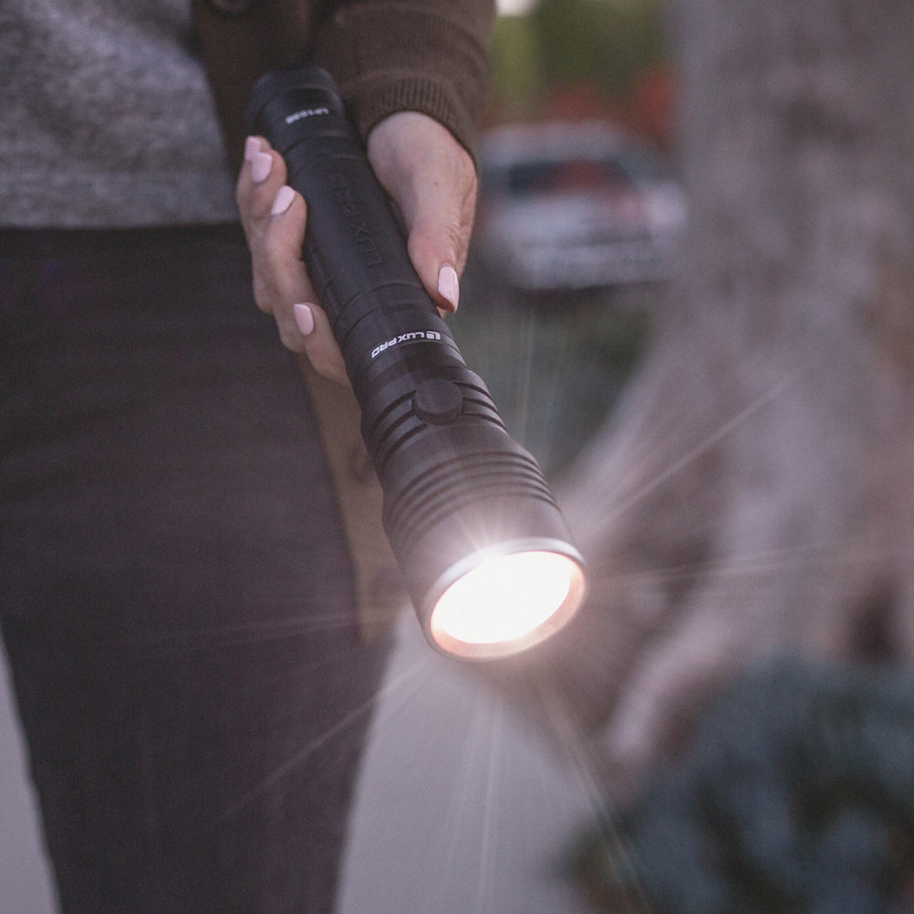 blyt 1600 lumen led rechargeable flashlight Rechargeable Flashlight -1600 Lumen - XP915