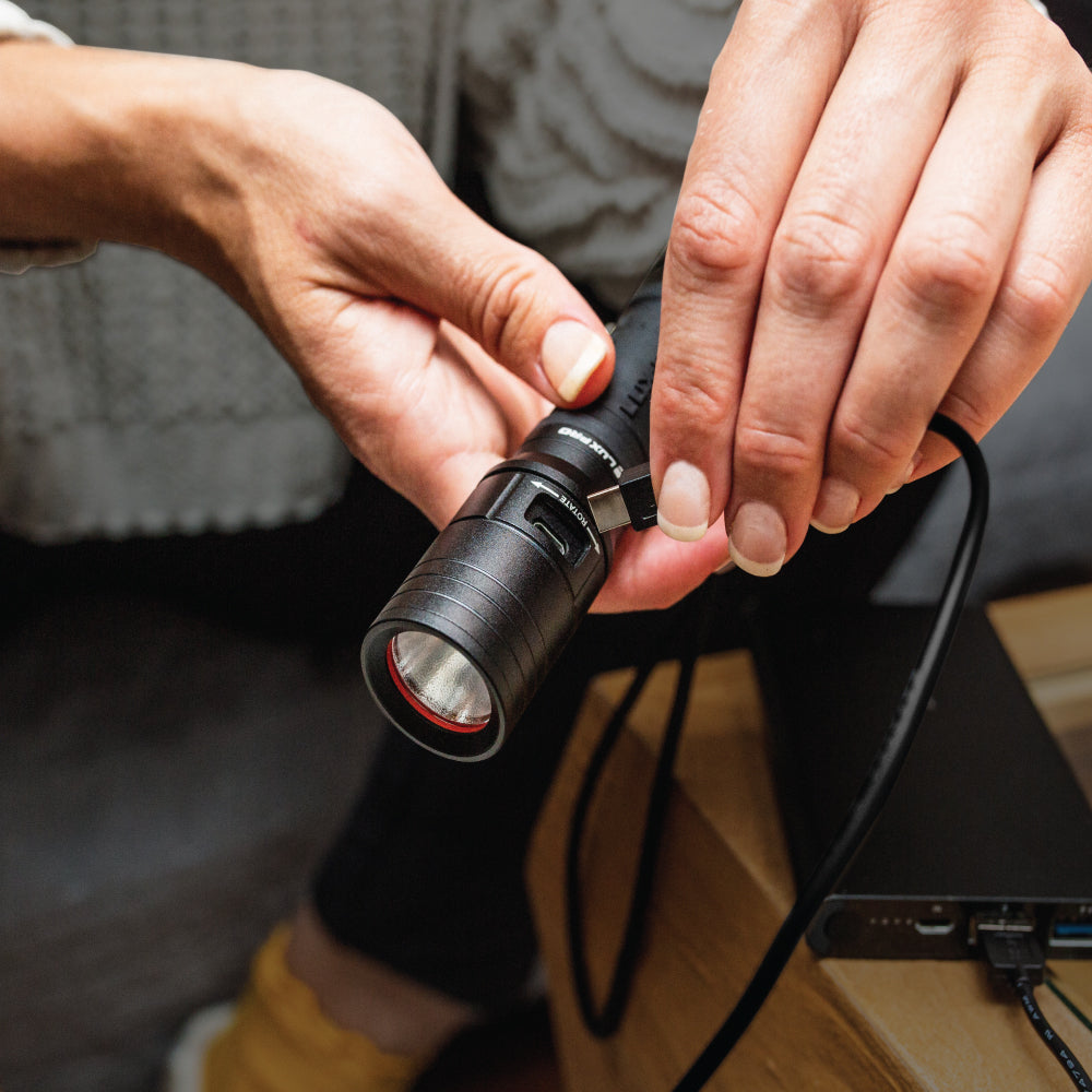 XP980 | 750 Lumen Rechargeable Flashlight – LUXPRO