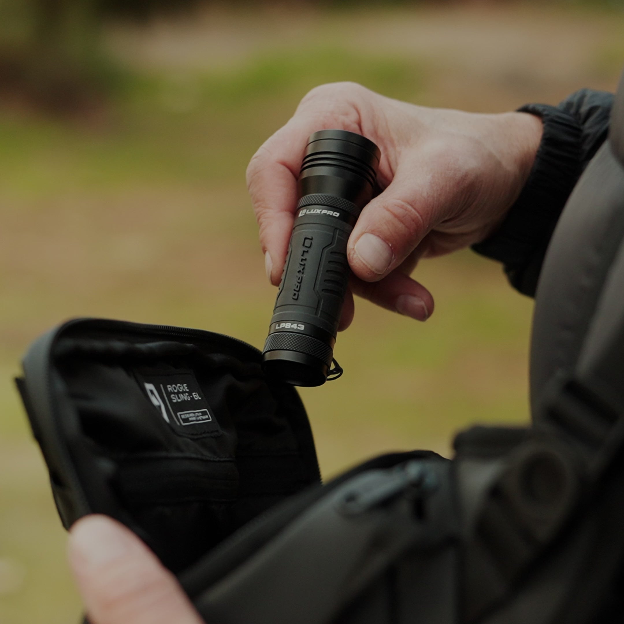 ルミオエスエフ Handheld Focus LED Flashlight - 707 Lumen | LP843 - LUXPRO