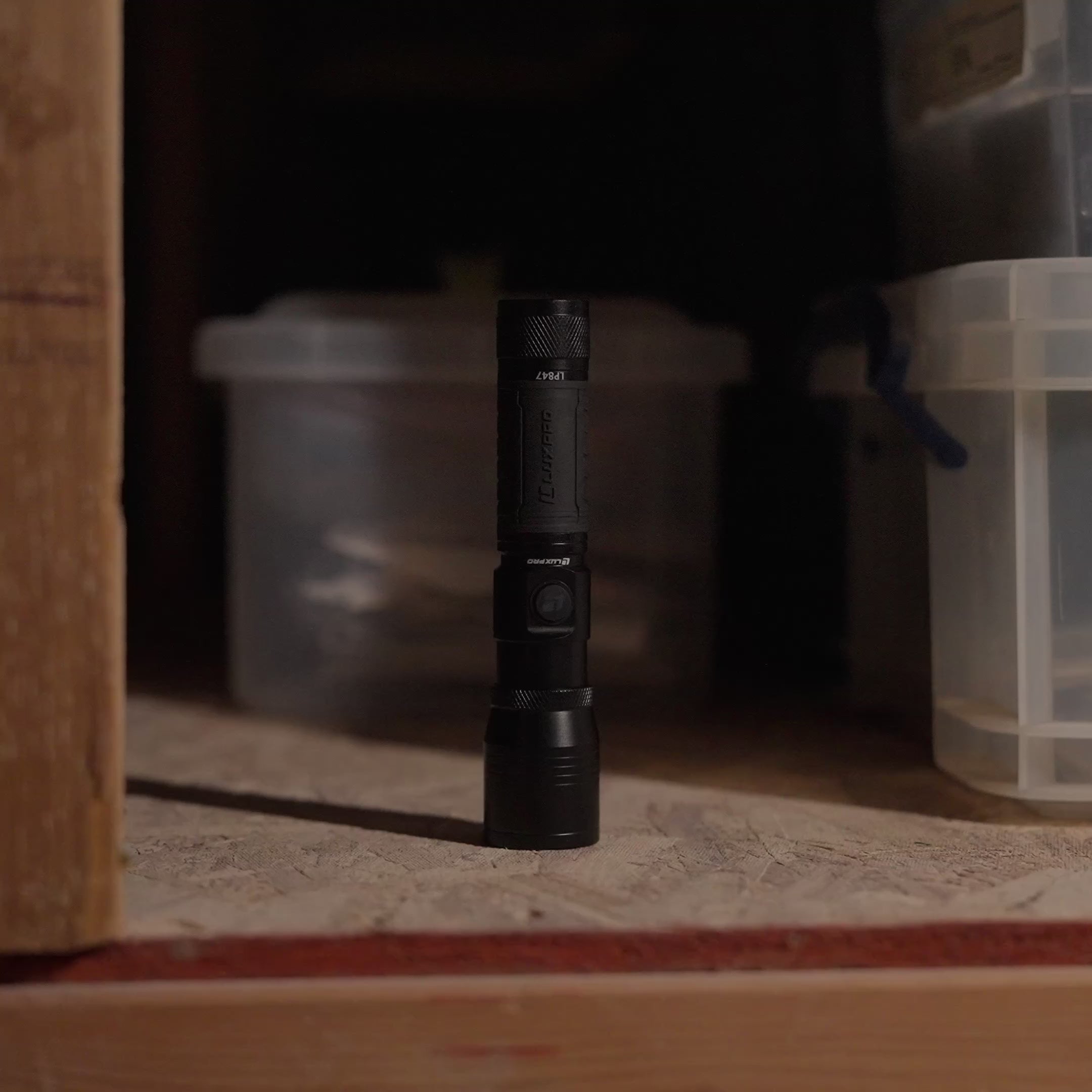 Dual-Power Focusing LED Flashlight - 1253 Lumens - LP847 | LUXPRO