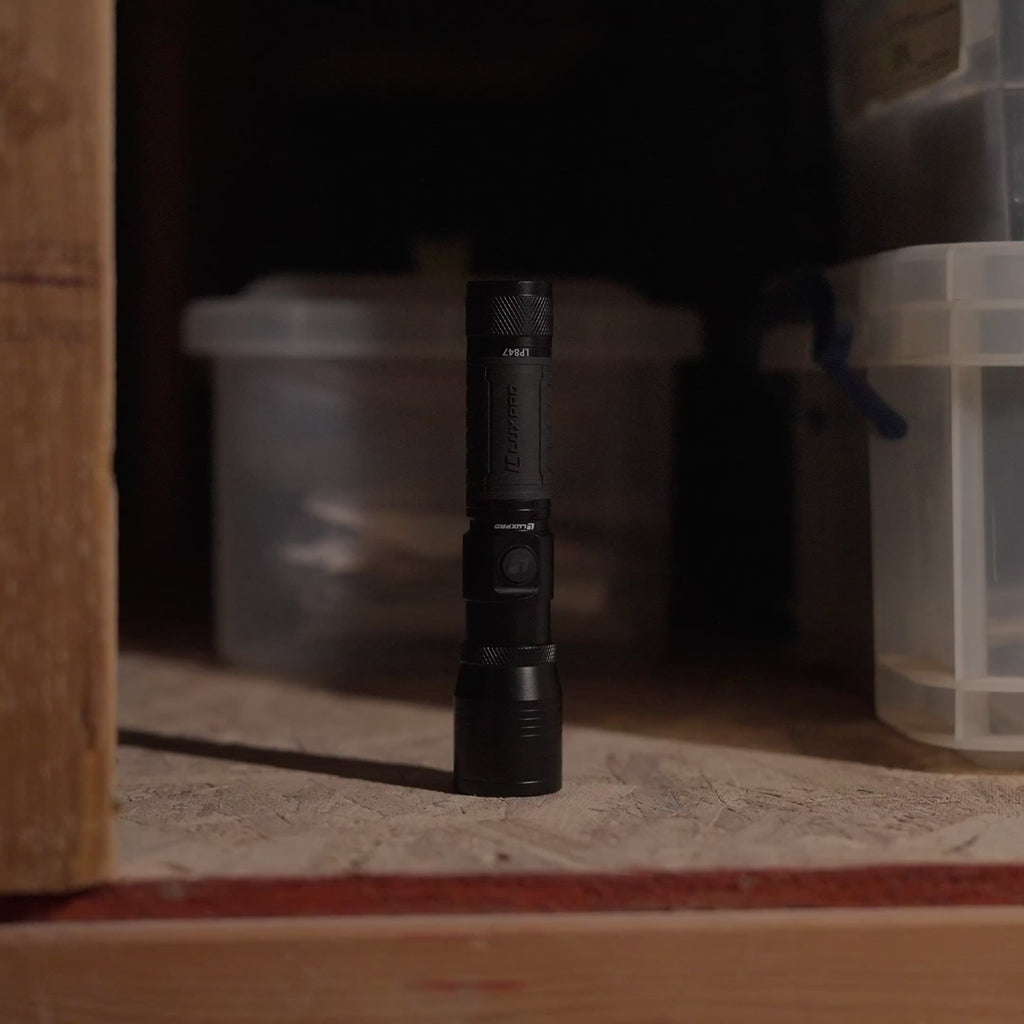Dual-Power Focusing LED Flashlight - 1250 Lumens | LP847