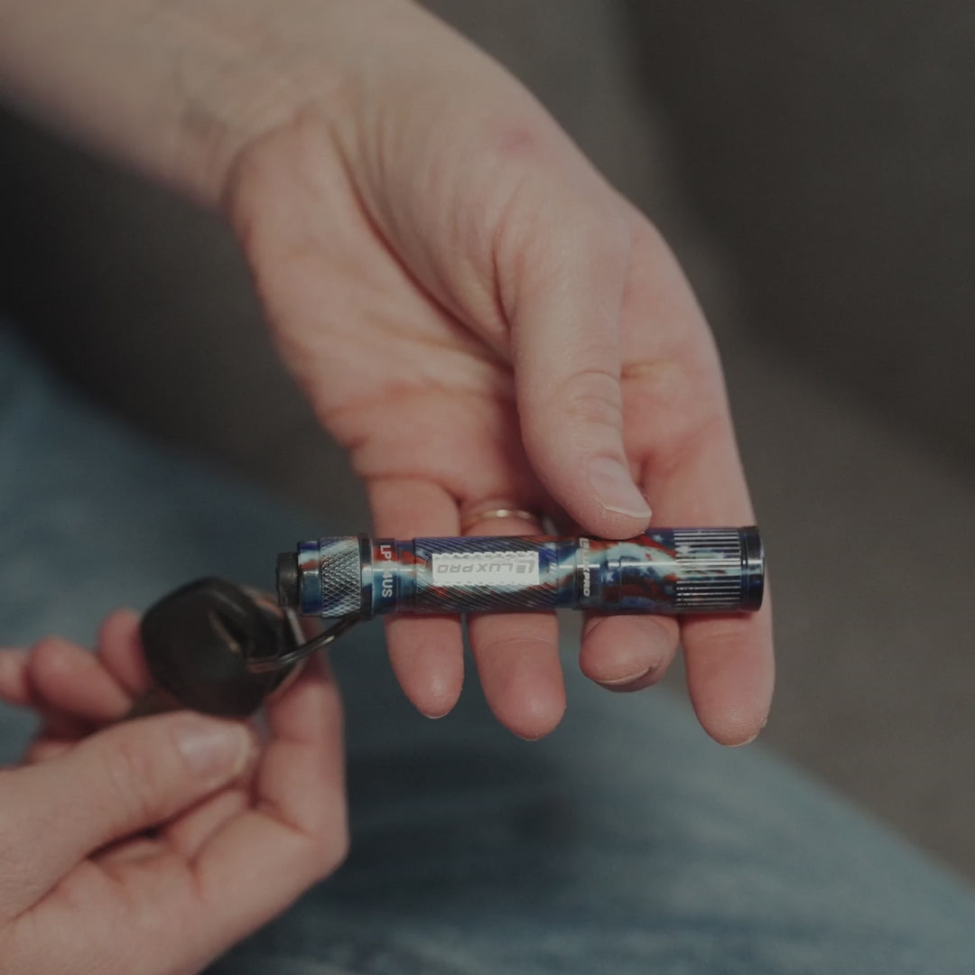 Lumiaページ USA Series LED Keyring Flashlight - 100 Lumens - LP134US | LUXPRO