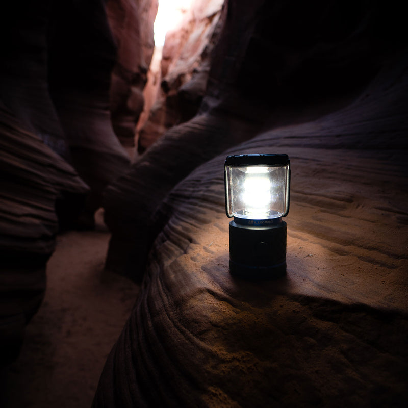 LP1513 Rechargeable Dual-Power 940 Lumen LED Lantern w Diffused Lens –  LUXPRO