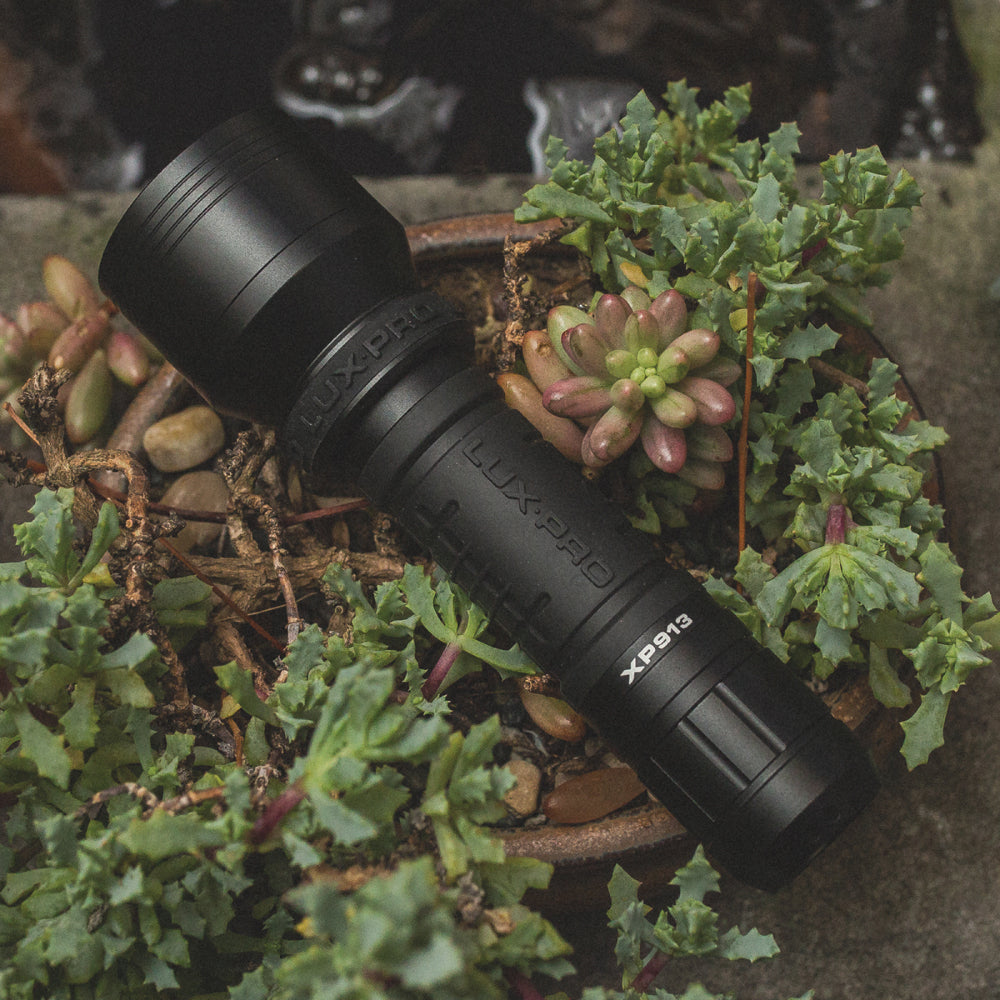 Rechargeable LED Flashlight - 1100 Lumen - XP913 | LUXPRO